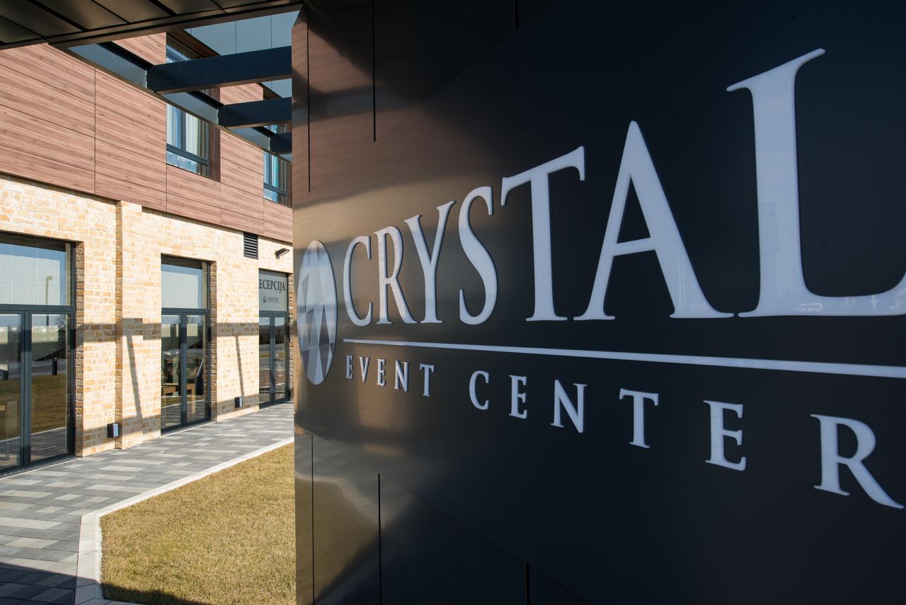 Hotel Crystal Pecinci Exteriér fotografie